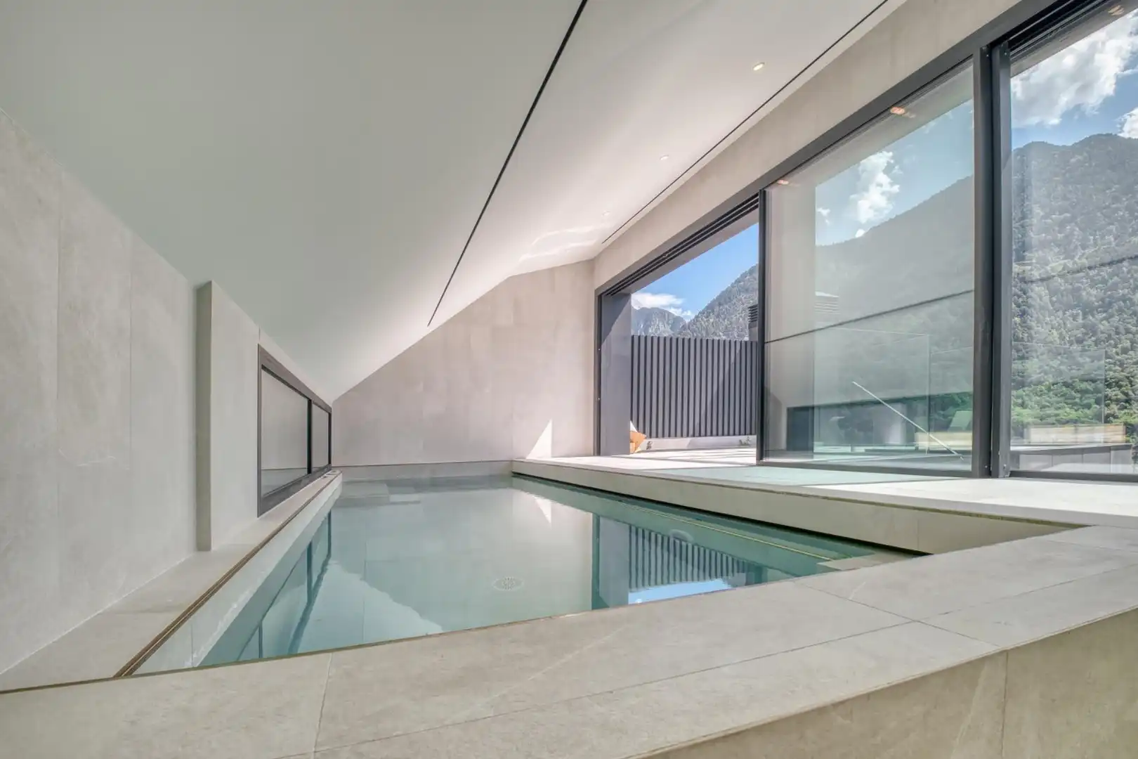 Piscina de Apartamento en venta en Andorra la Vella con Aire acondicionado, Calefacción y Parquet
