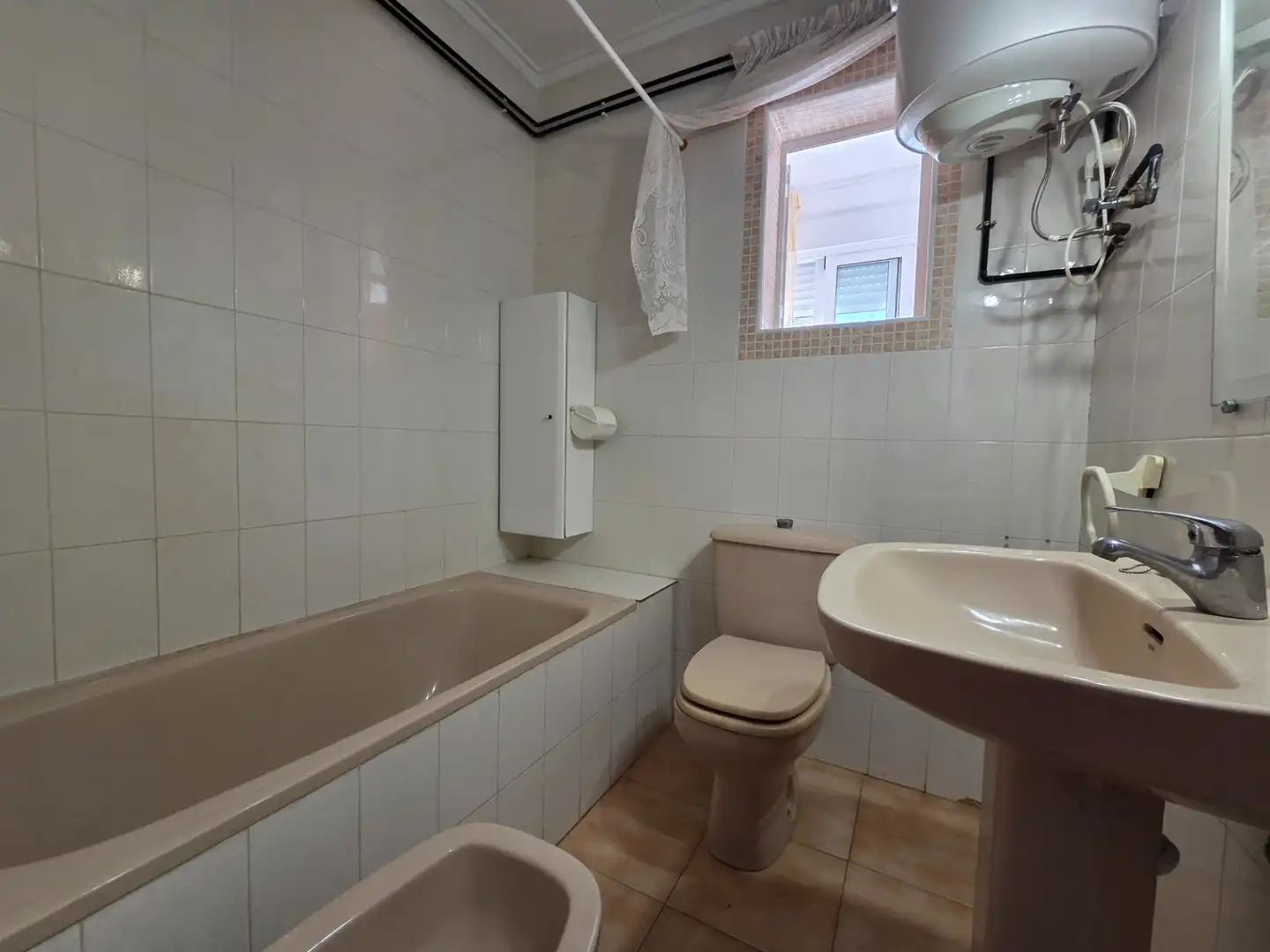 Baño de Edificio en venta en Torrevieja con Alarma