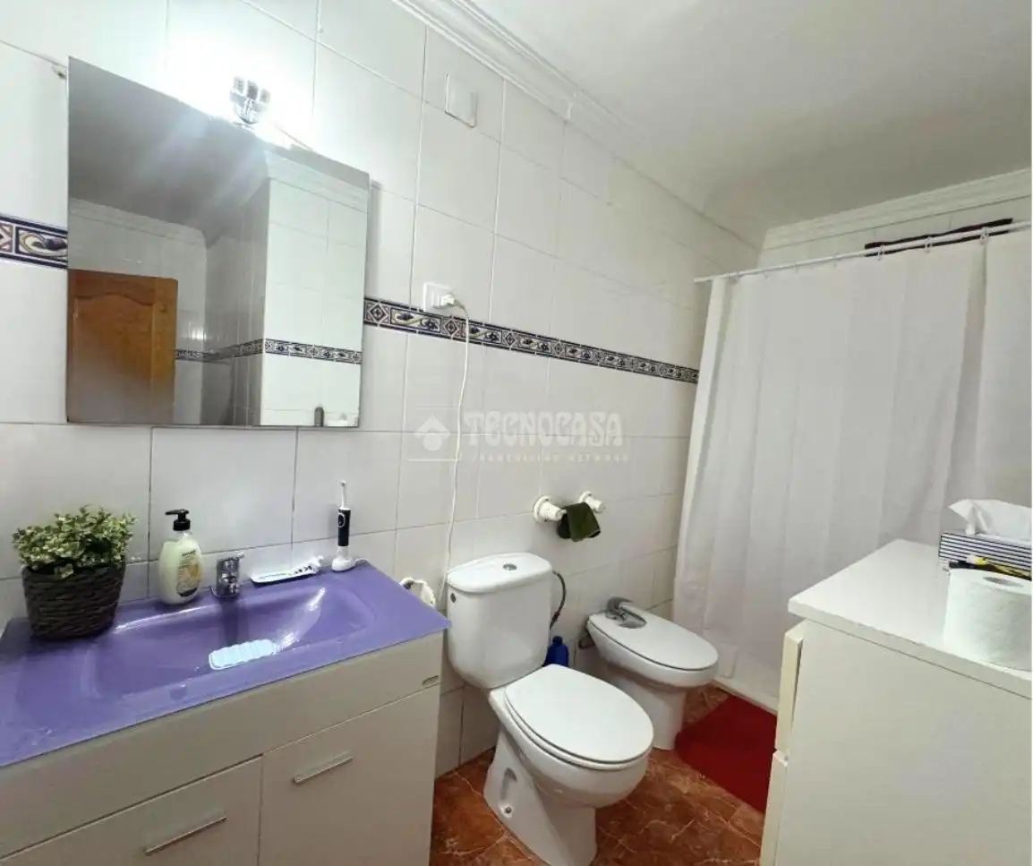 Bathroom of Houses for sale in Las Cabezas de San Juan  with Terrace and Balcony