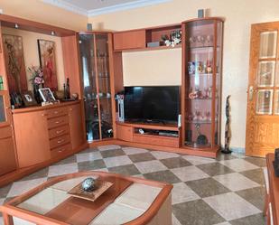 Living room of Single-family semi-detached for sale in Villafranca de los Caballeros  with Air Conditioner, Terrace and Balcony