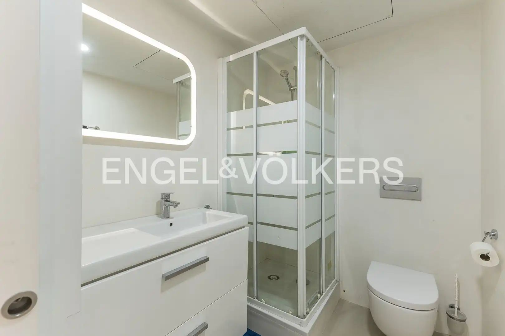 Bathroom of Houses for rent in Castelldefels  with Air Conditioner, Heating and Private garden