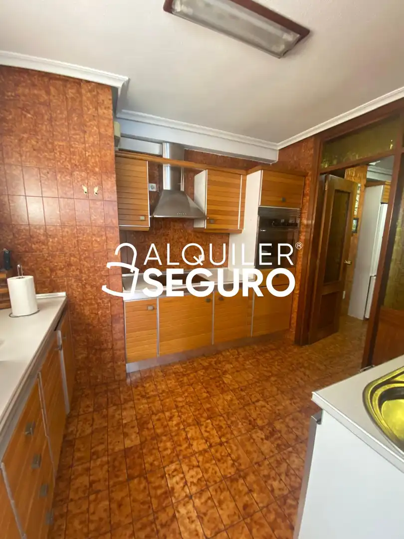 Cuina de Pis de lloguer en Guadalajara amb Aire condicionat, Calefacció i Terrassa