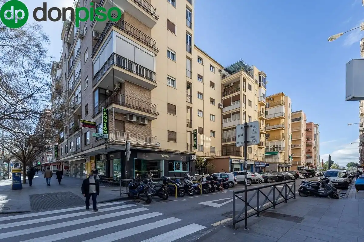 Apartament amb terrassa en venda a Calle ANGEL BARRIOS 1, imagen 27