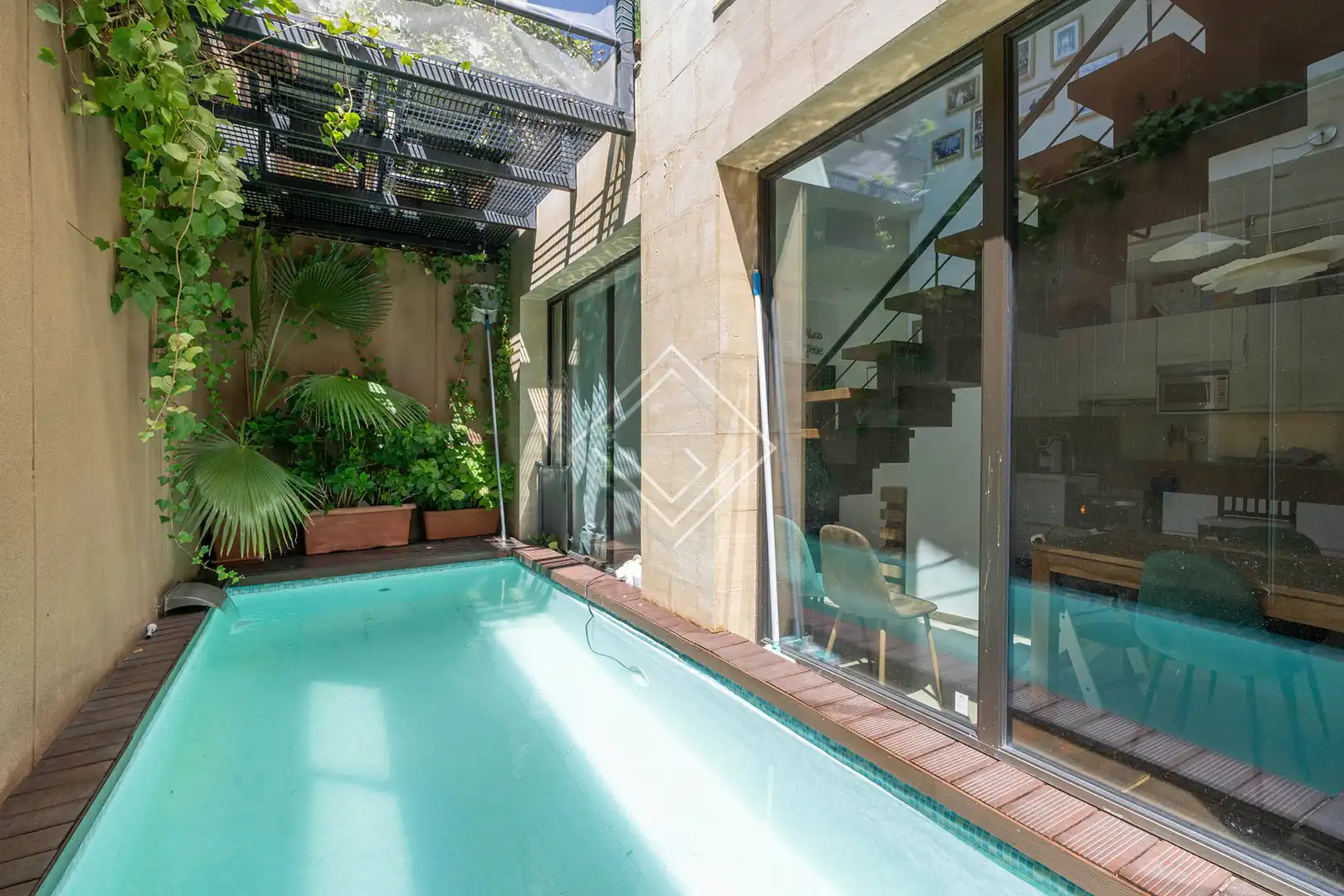 Piscina de Casa o xalet en venda en Madrid amb Aire condicionat, Calefacció i Terrassa