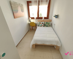 Bedroom of Flat to share in  Granada Capital  with Air Conditioner, Terrace and Furnished