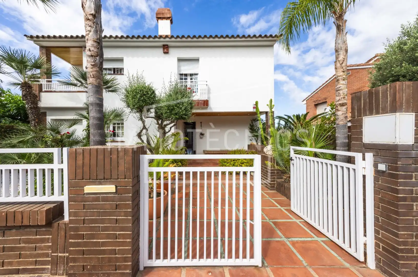 Vista exterior de Casa o xalet en venda en Canet de Mar amb Calefacció, Jardí privat i Terrassa