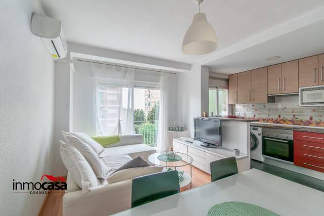 Piso en Alquiler en Calle LUZ CASANOVA en Cartuja