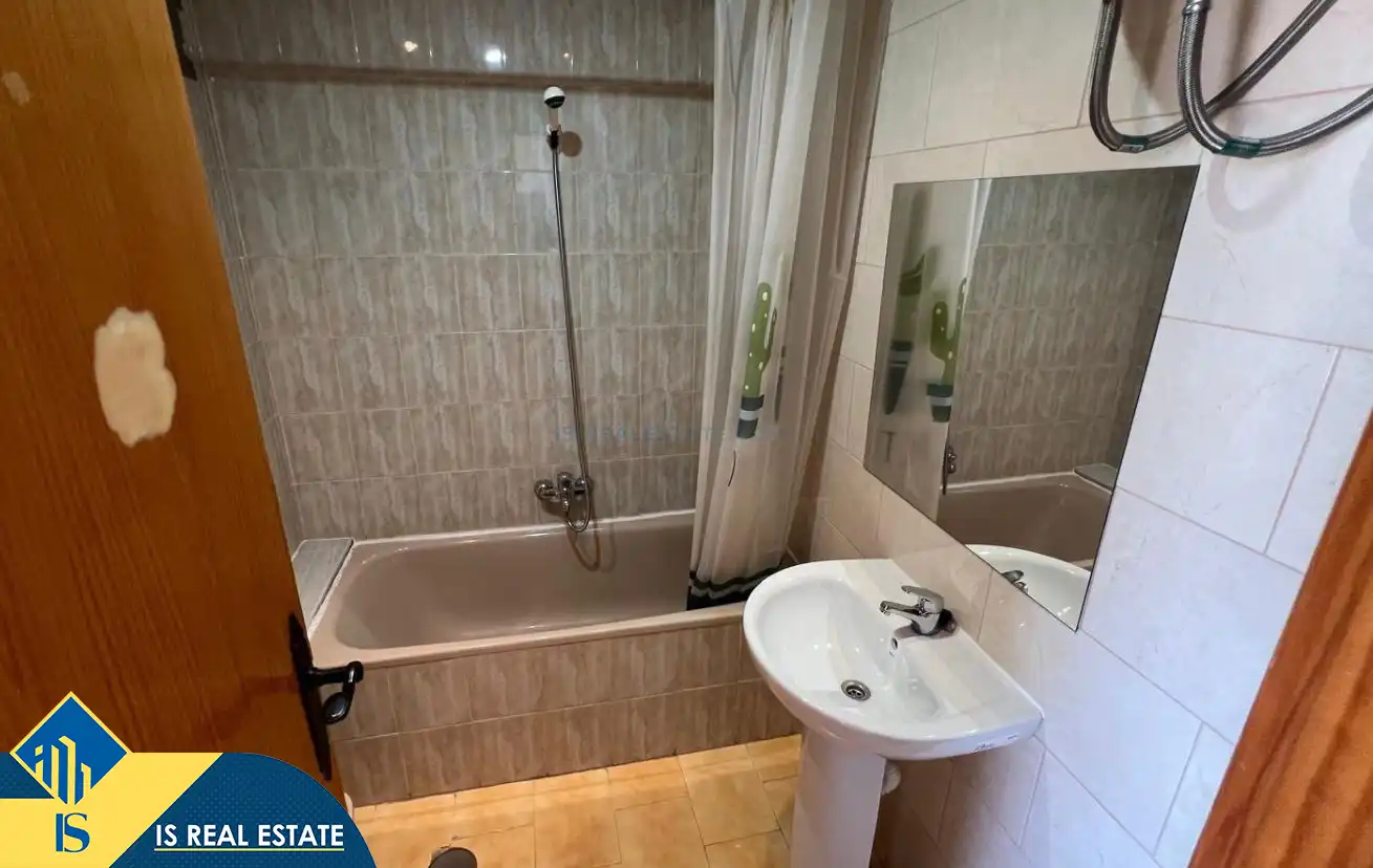 Bathroom of Study for sale in Torrevieja  with Air Conditioner, Heating and Terrace