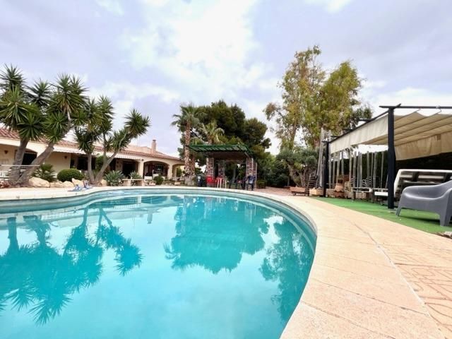 Piscina de Casa o xalet en venda en Alicante / Alacant amb Jardí privat, Traster i Piscina