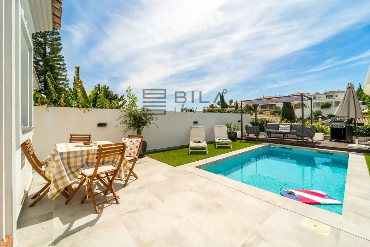Chalet con piscina en venta en Cerros del Aguila, imagen 2
