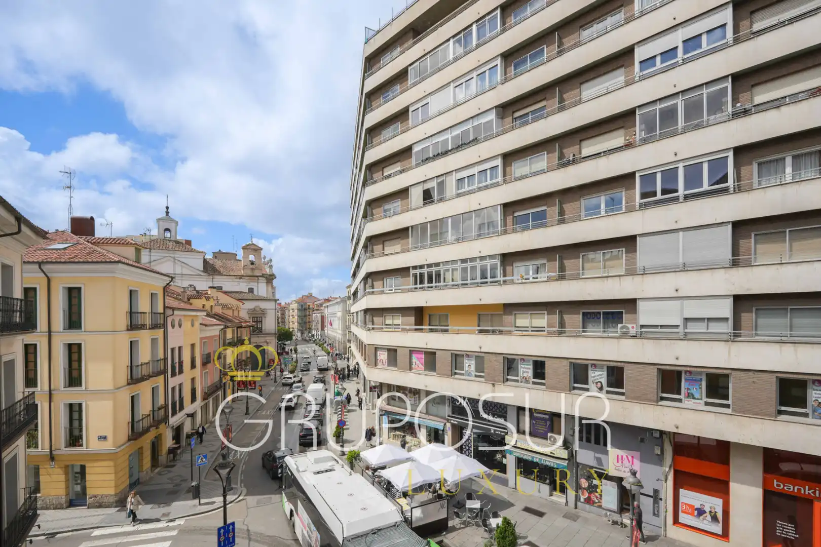 Vista exterior de Pis en venda en Valladolid amb Calefacció, Parquet i Forn