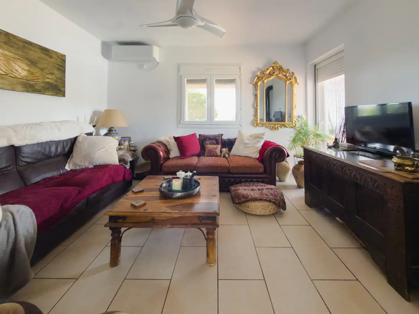 Sala de estar de Finca rústica en venta en Coín con Aire acondicionado, Trastero y Piscina