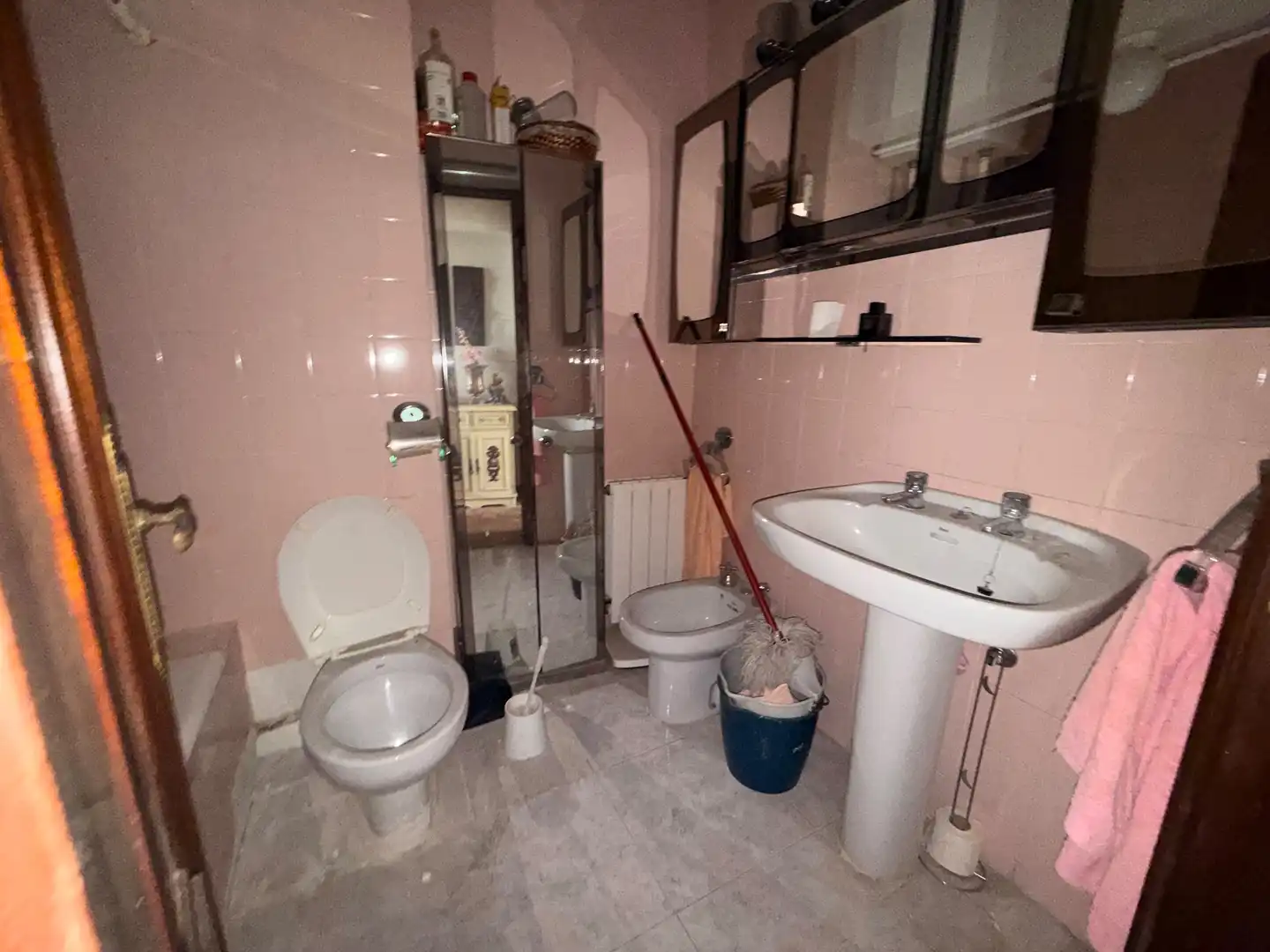 Badezimmer von Wohnung zum Verkauf in Barakaldo  mit Heizung, Abstellraum und Balkon