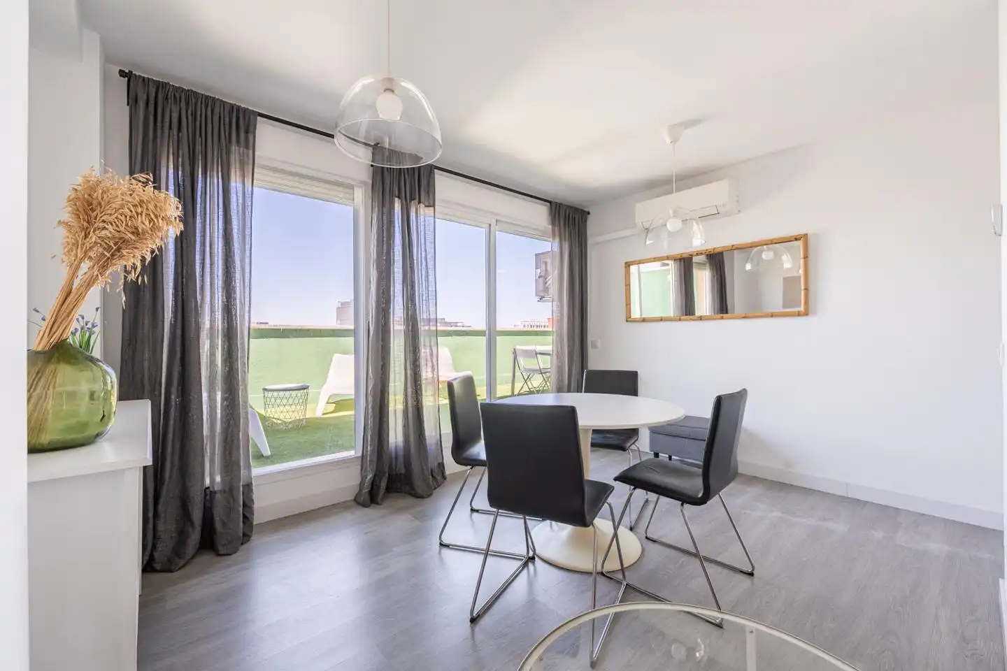 Dining room of Attic for rent in Madrid  with Air Conditioner, Heating and Parquet flooring