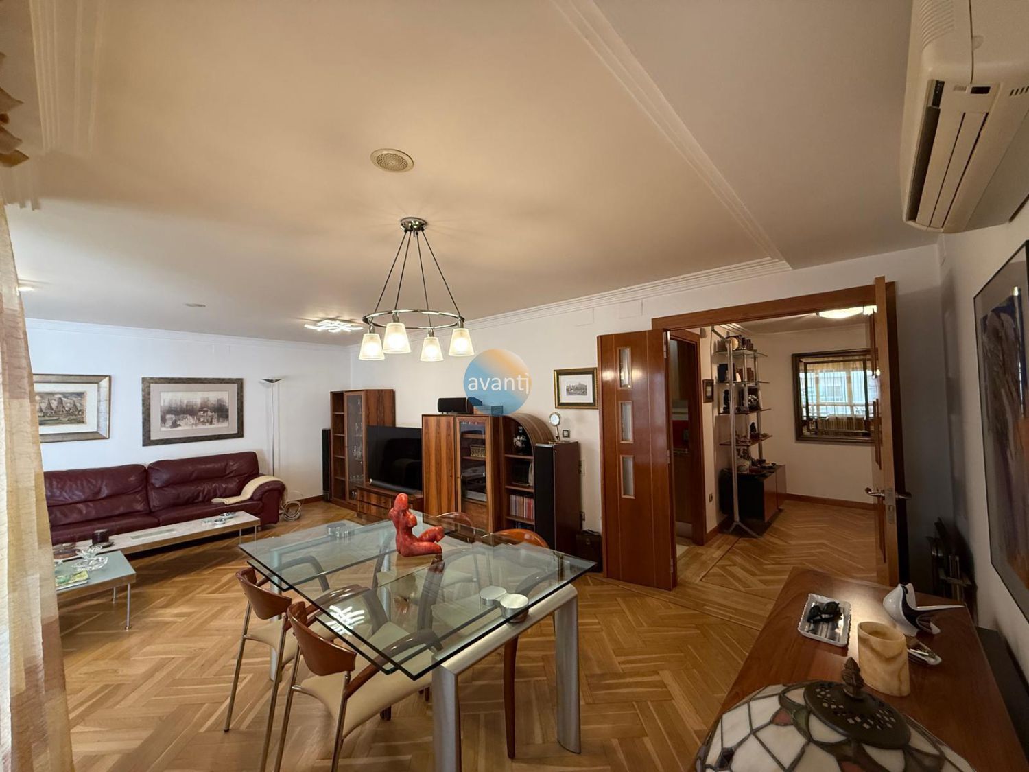 Living room of Flat for sale in Salamanca Capital  with Air Conditioner, Heating and Parquet flooring
