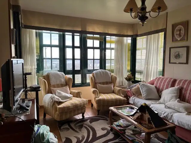 Sala de estar de Casa o chalet en venta en Narón con Calefacción, Jardín privado y Parquet