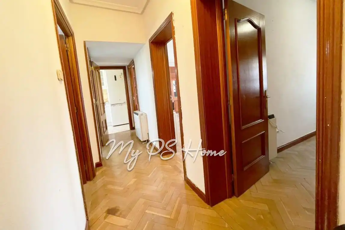 Flat for sale in Madrid  with Air Conditioner, Heating and Parquet flooring