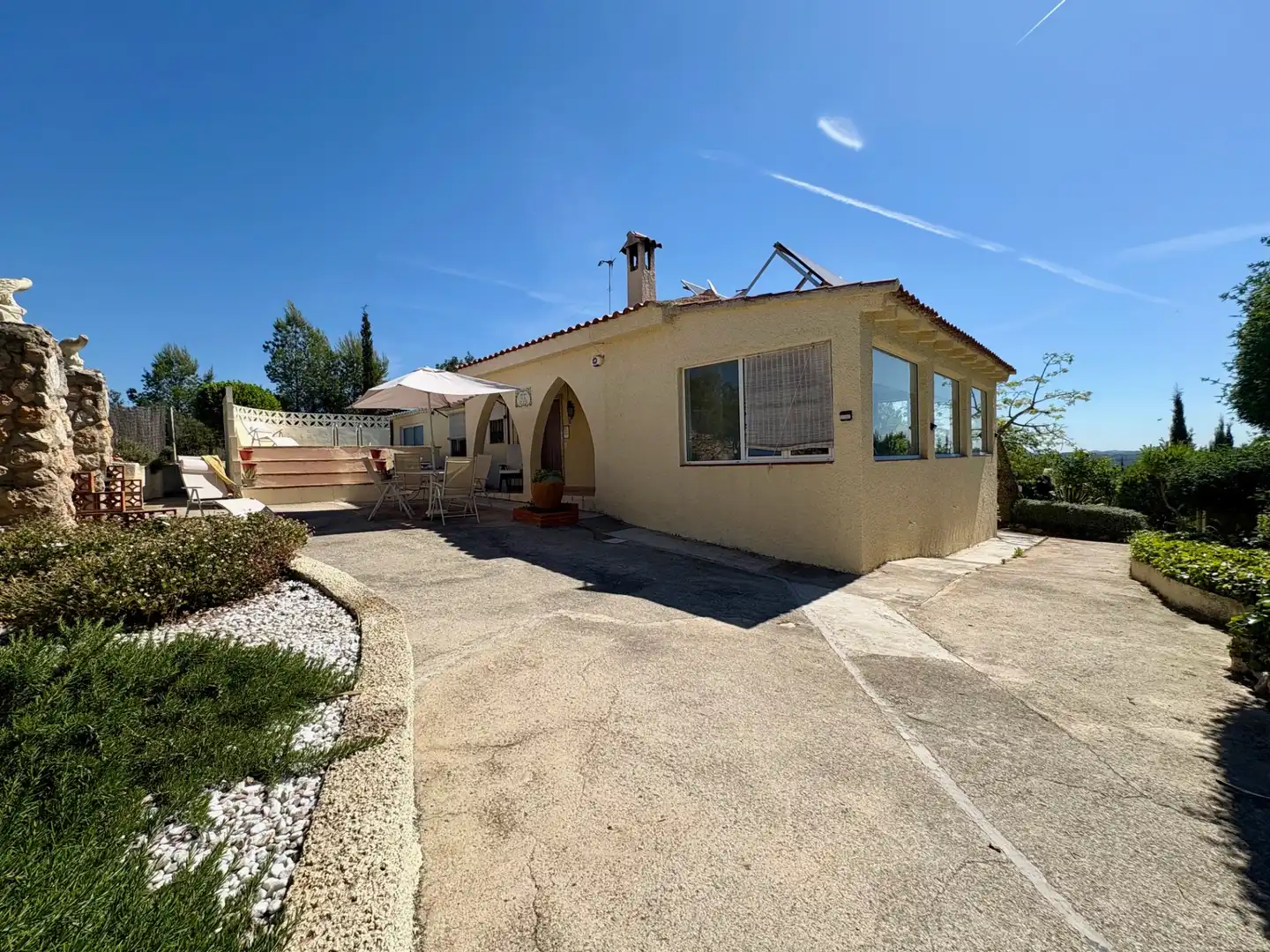 Vista exterior de Casa o xalet en venda en Cheste amb Aire condicionat, Calefacció i Jardí privat