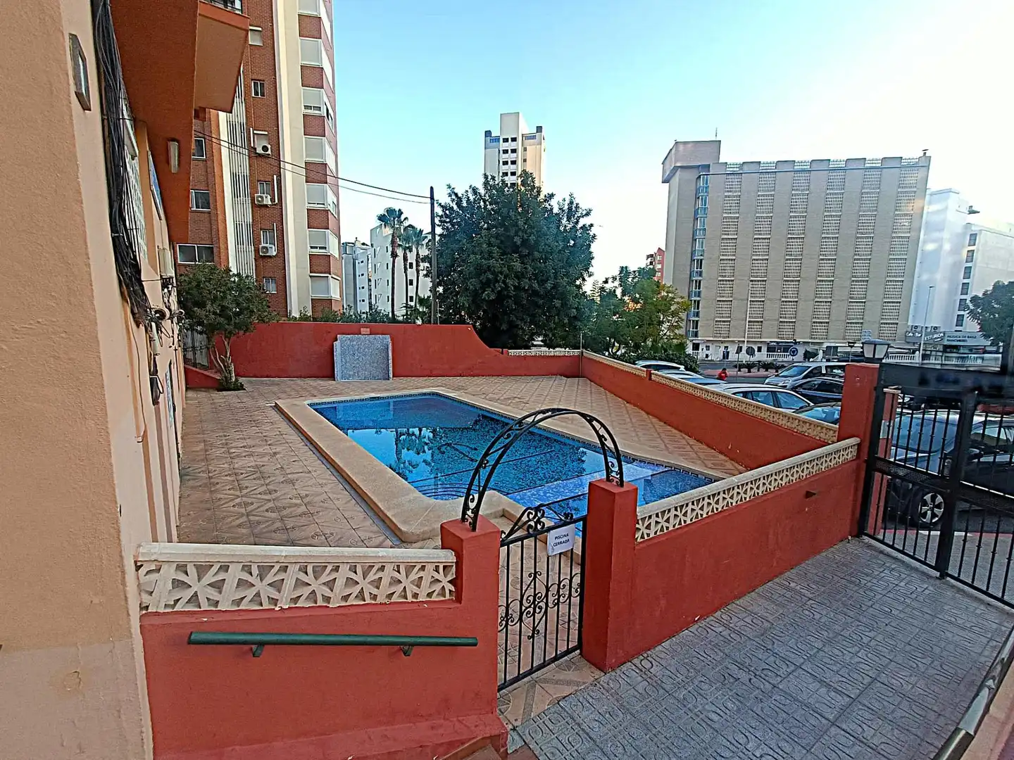 Piscina de Local en venta en Benidorm