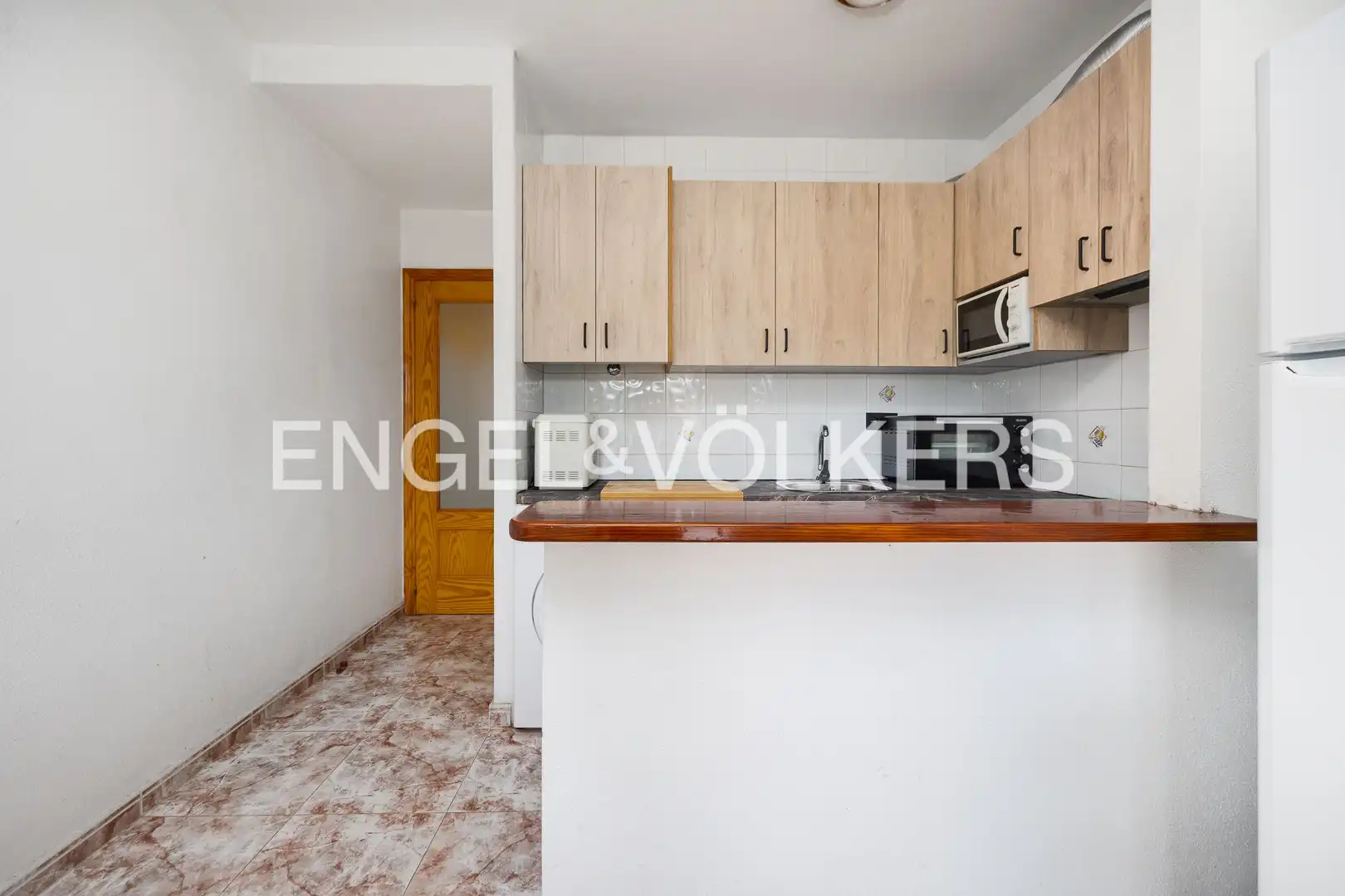 Küche von Wohnung zum Verkauf in Torrevieja mit Klimaanlage, Heizung und Terrasse