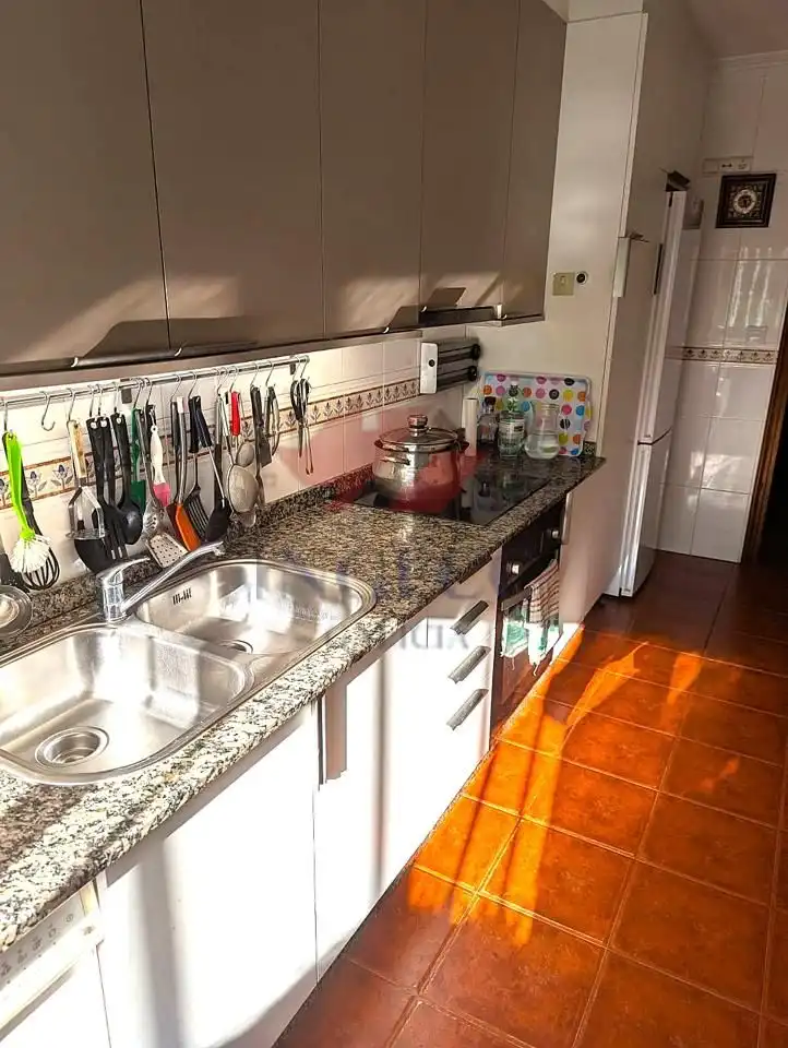 Cocina de Piso en venta en Miño con Calefacción, Parquet y Terraza