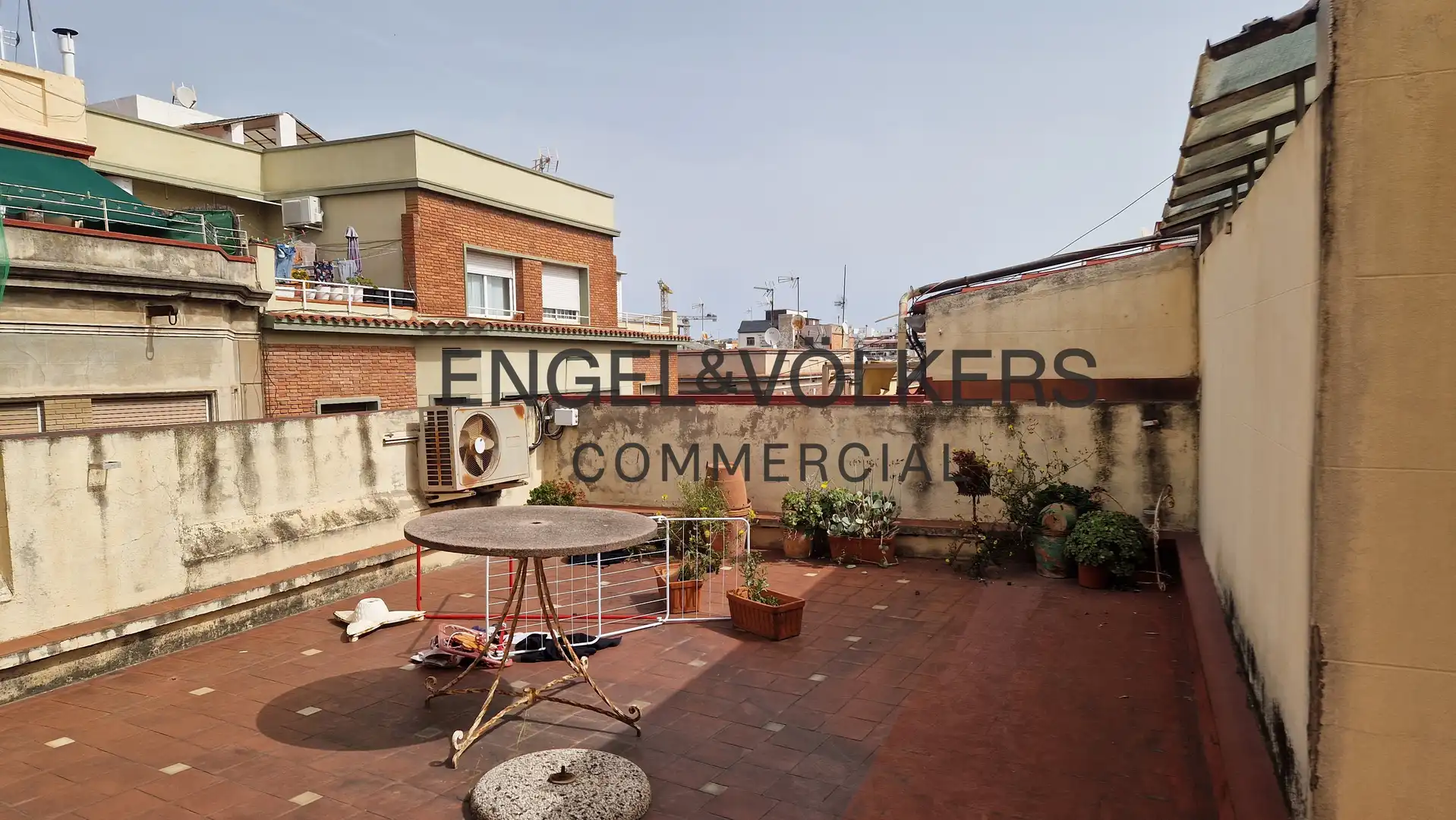 Buildings for sale in Collblanc