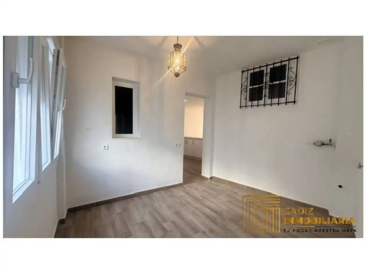 Exterior view of Flat for rent in El Puerto de Santa María  with Air Conditioner and Balcony