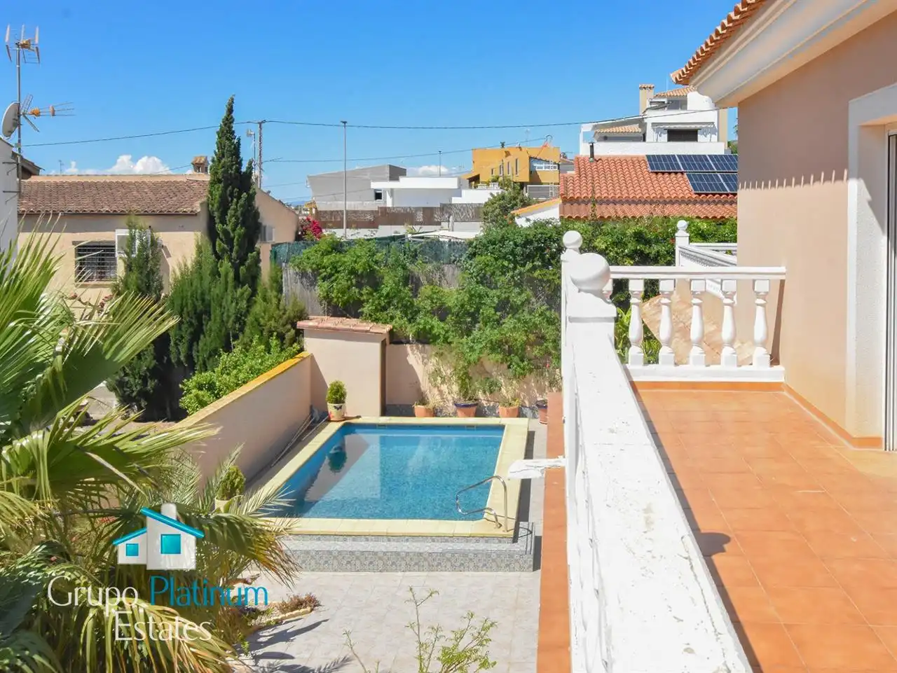 Vista exterior de Casa o xalet en venda en Águilas amb Aire condicionat, Jardí privat i Piscina