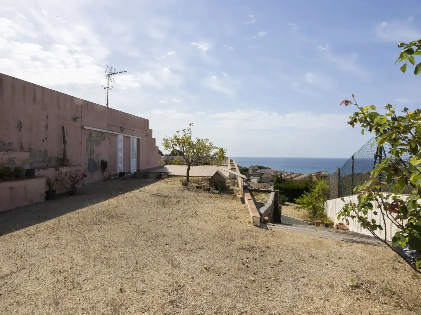 Vista exterior de Casa o xalet en venda en Canet de Mar amb Calefacció