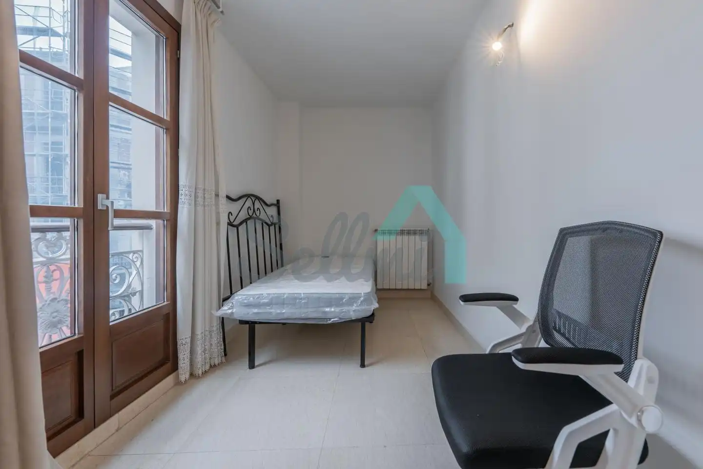 Schlafzimmer von Wohnung zur untervermieten in Oviedo  mit Heizung, Parkett und Möbliert