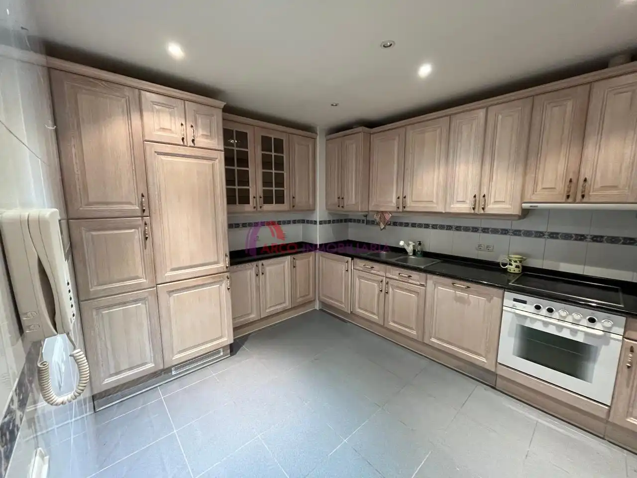 Kitchen of Flat for sale in Casco Antiguo