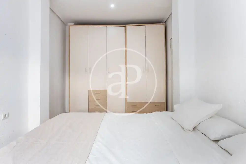 Habitación de Piso de alquiler en Valencia con Aire acondicionado, Amueblado y Balcón
