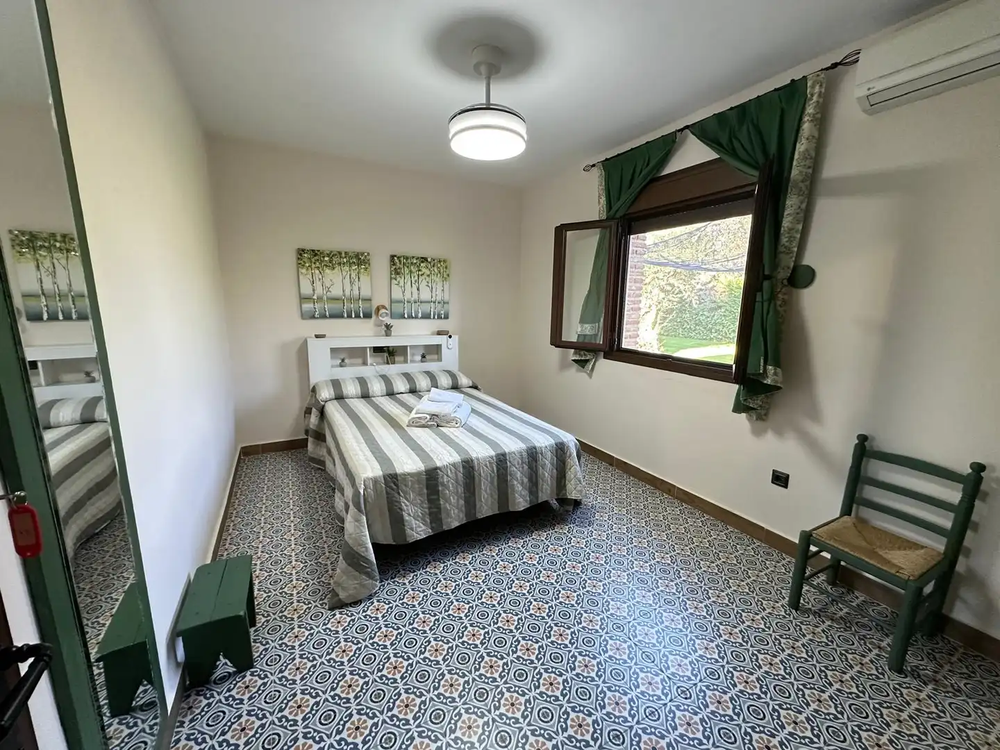 Habitación de Casa o chalet en venta en Montearagón con Aire acondicionado, Calefacción y Jardín privado