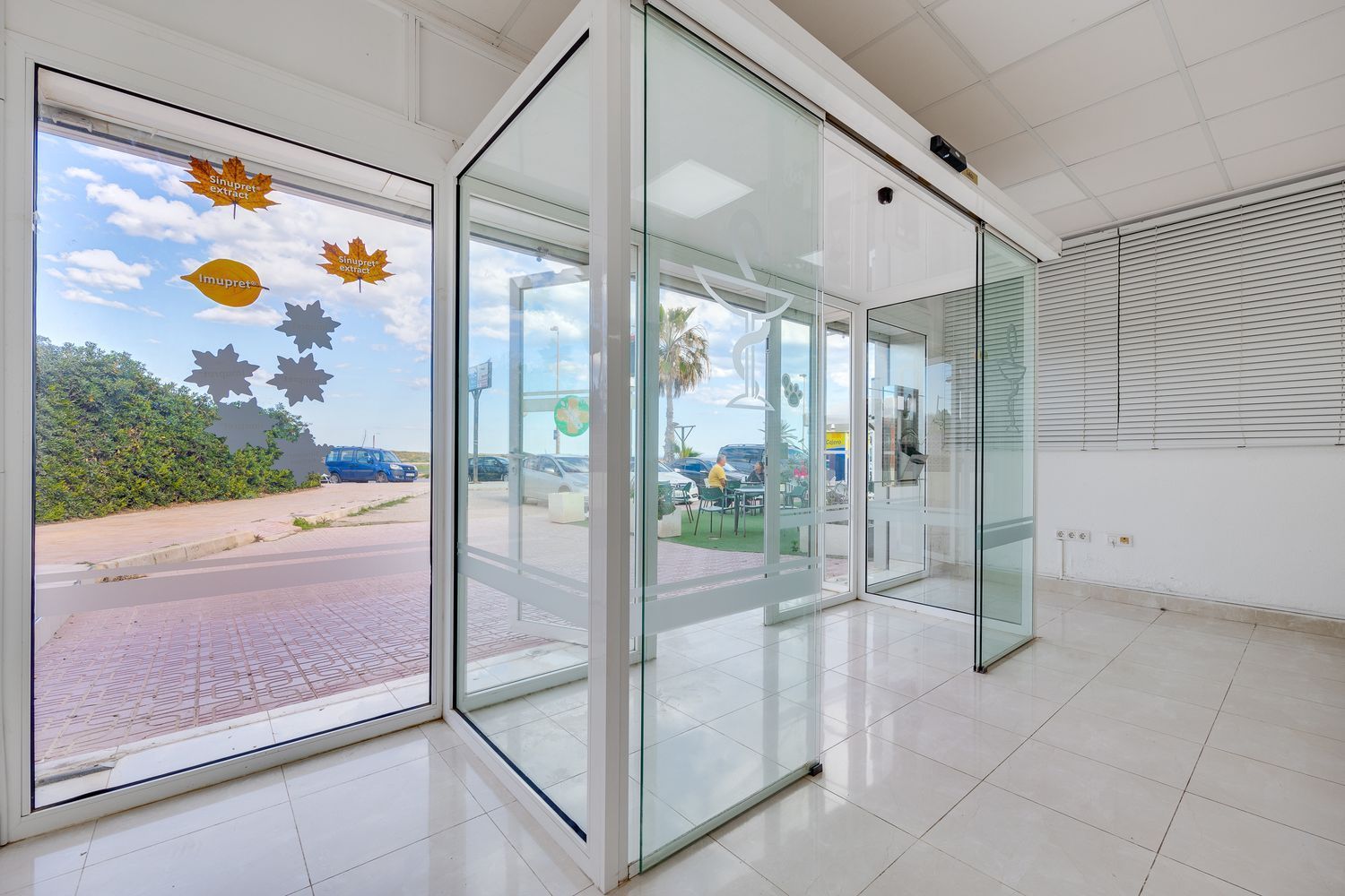 Premises for sale in Torrevieja  with Air Conditioner