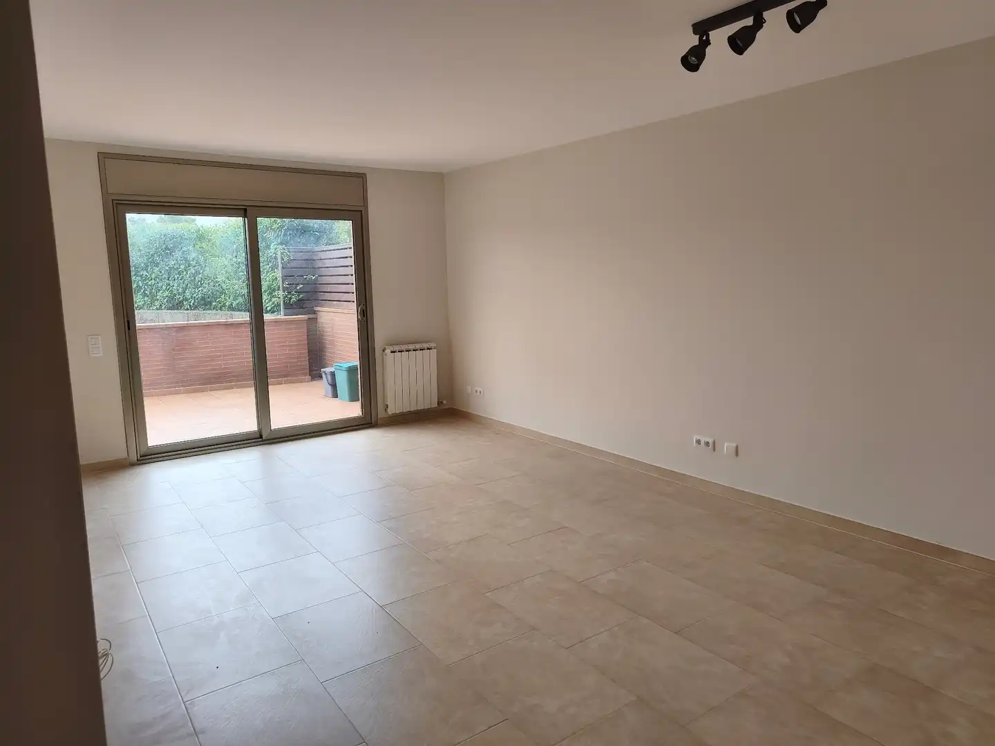 Wohnzimmer von Erdgeschoss zur Miete in Sant Gregori, Girona