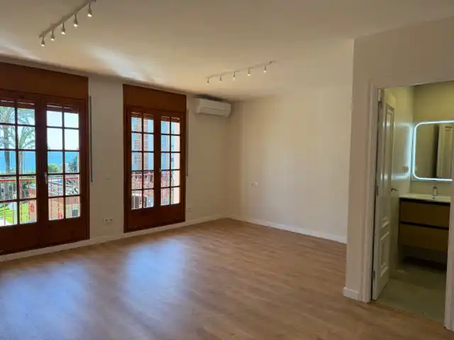 Sala de estar de Casa adosada de alquiler en Vilassar de Mar con Aire acondicionado, Calefacción y Jardín privado