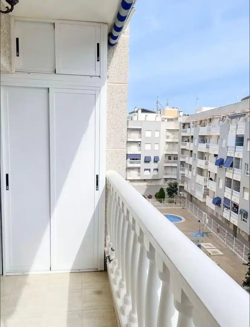 Terrassa de Pis de lloguer en Torrevieja amb Aire condicionat, Calefacció i Terrassa