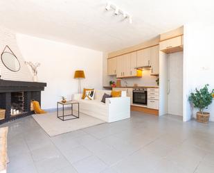 Living room of Single-family semi-detached for sale in Rubí  with Private garden, Parquet flooring and Terrace
