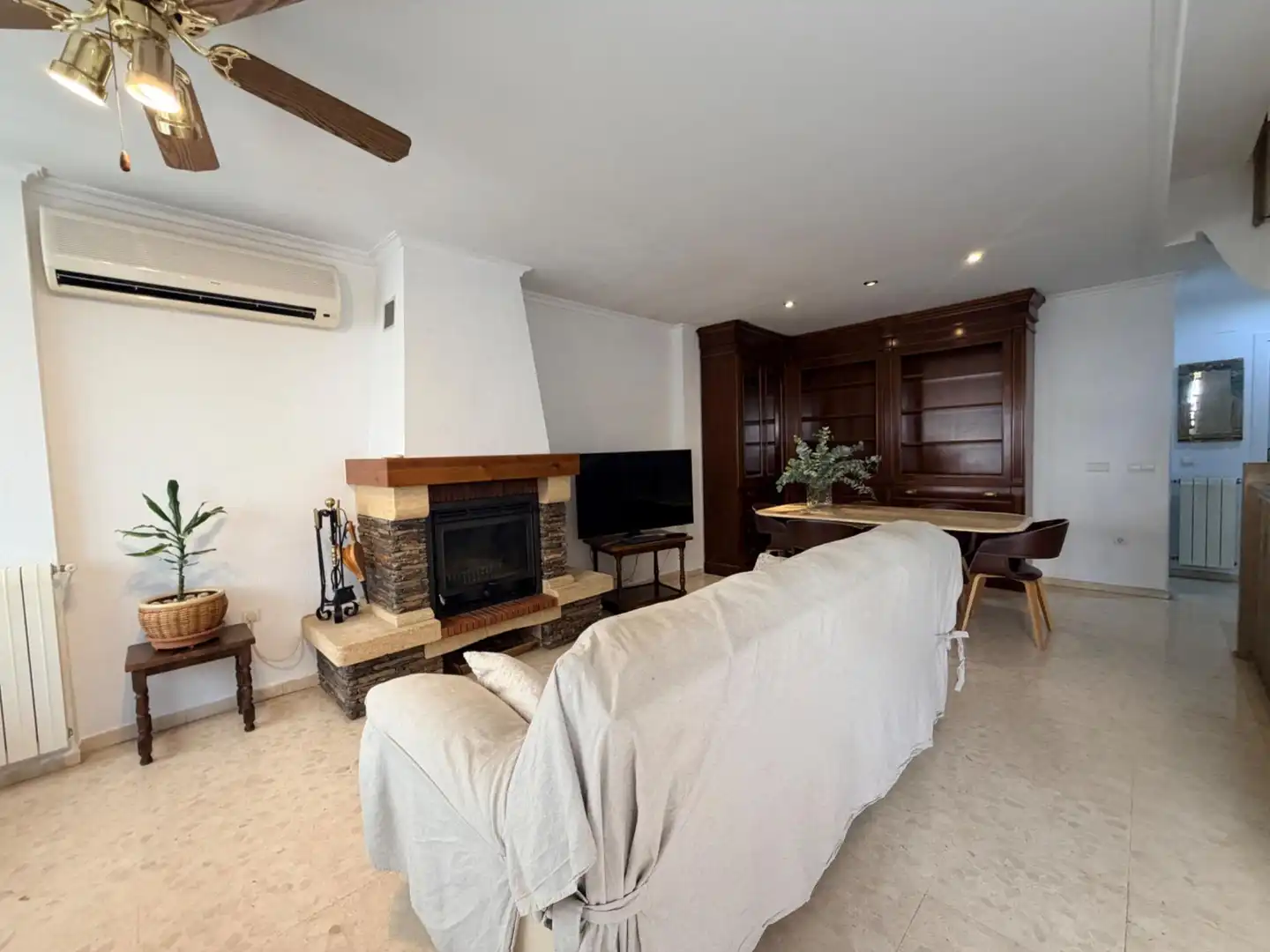 Living room of Detached homes for rent in Elche / Elx  with Air Conditioner, Heating and Private garden