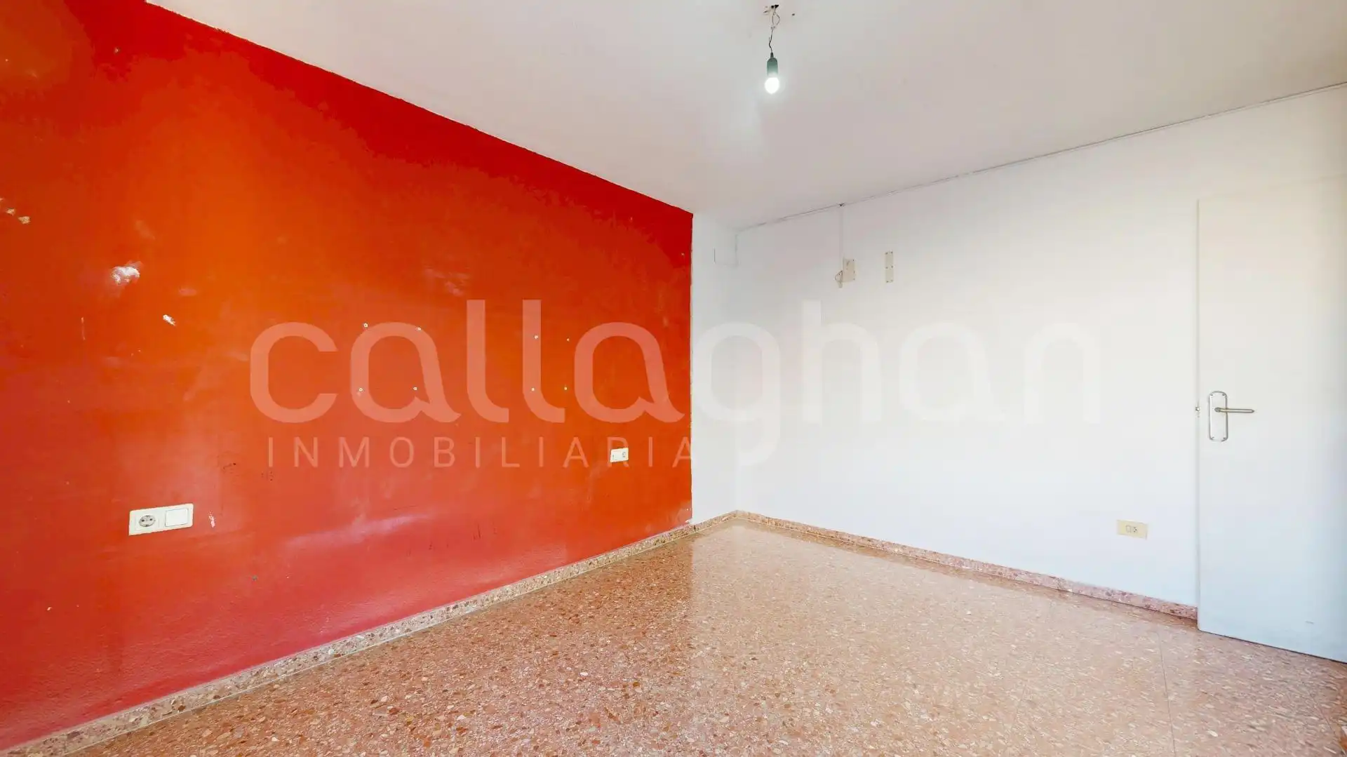 Flat for sale in Valencia  with Balcony
