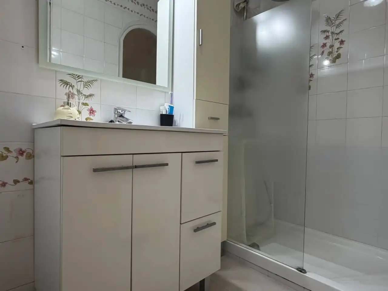 Badezimmer von Wohnung zum Verkauf in Terrassa mit Klimaanlage und Heizung
