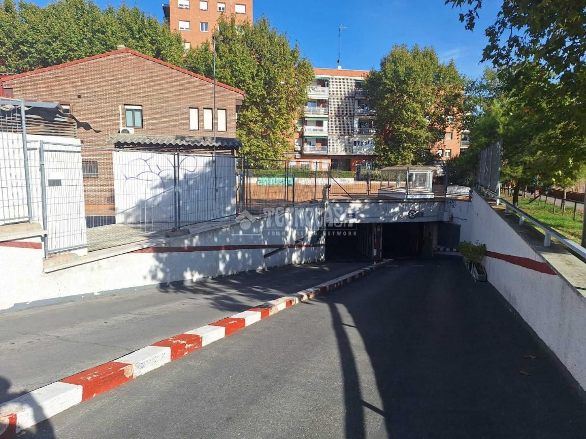 Parking of Garage for sale in  Madrid Capital