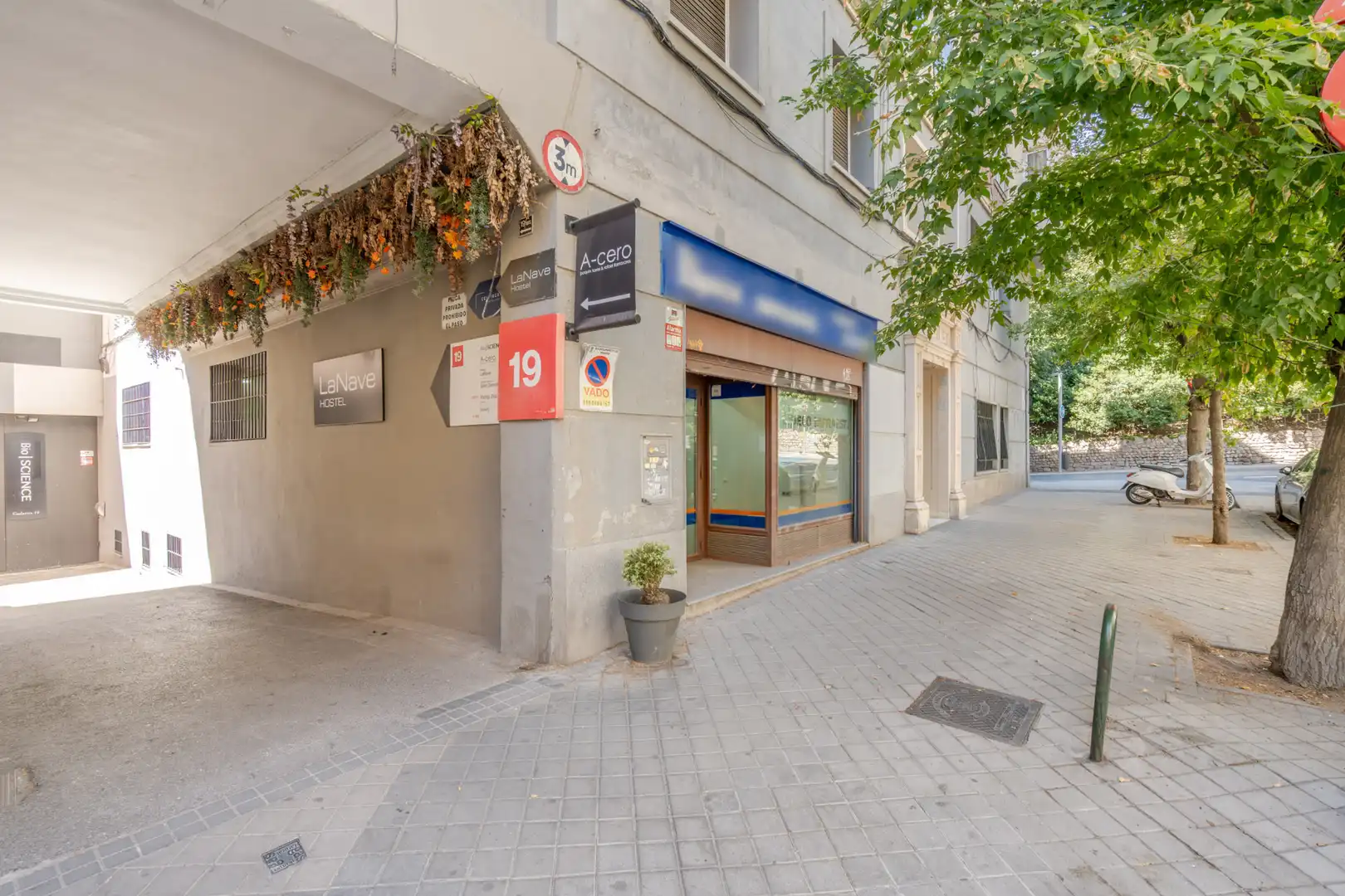 Exterior view of Office for sale in Madrid  with Air Conditioner