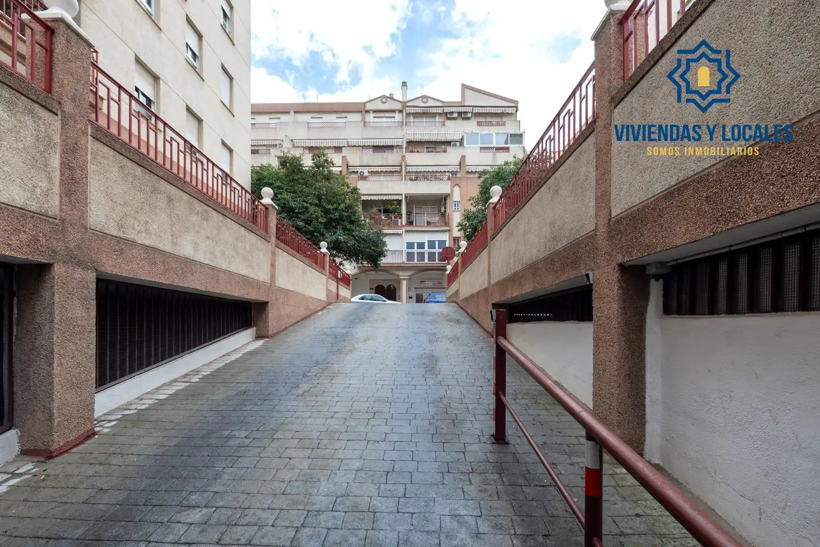 Vista exterior de Garaje en venta en Granada