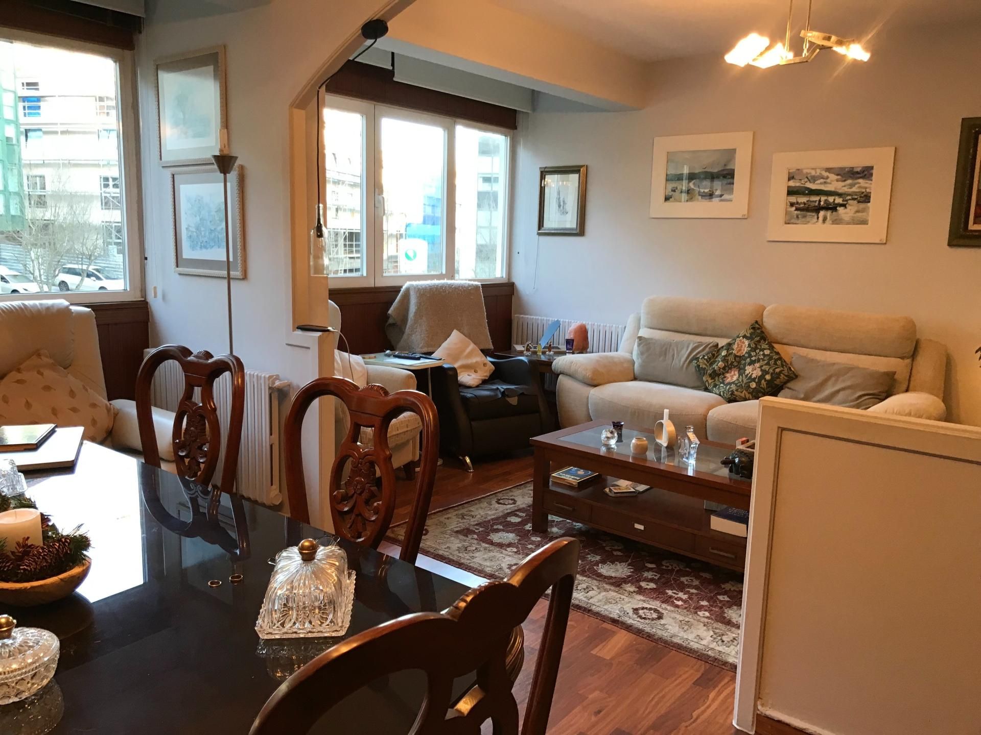 Living room of Single-family semi-detached for sale in Santiago de Compostela 