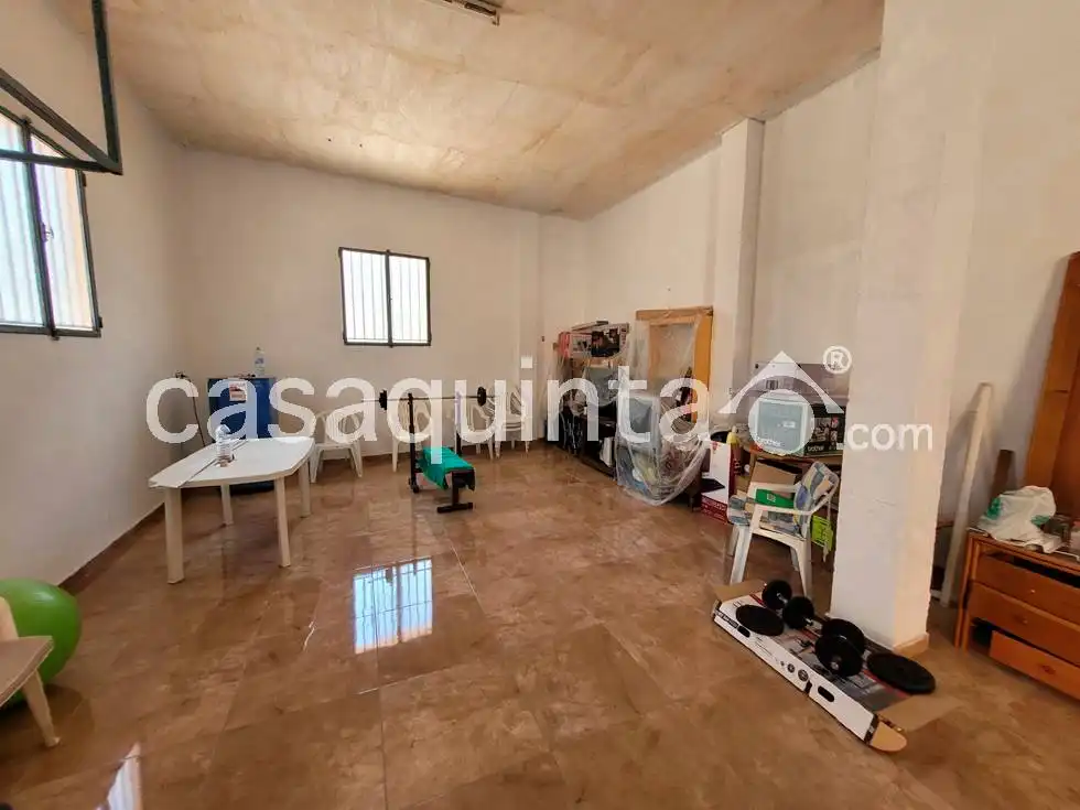 Edifici en venda a C. Pablo Picasso, Catral