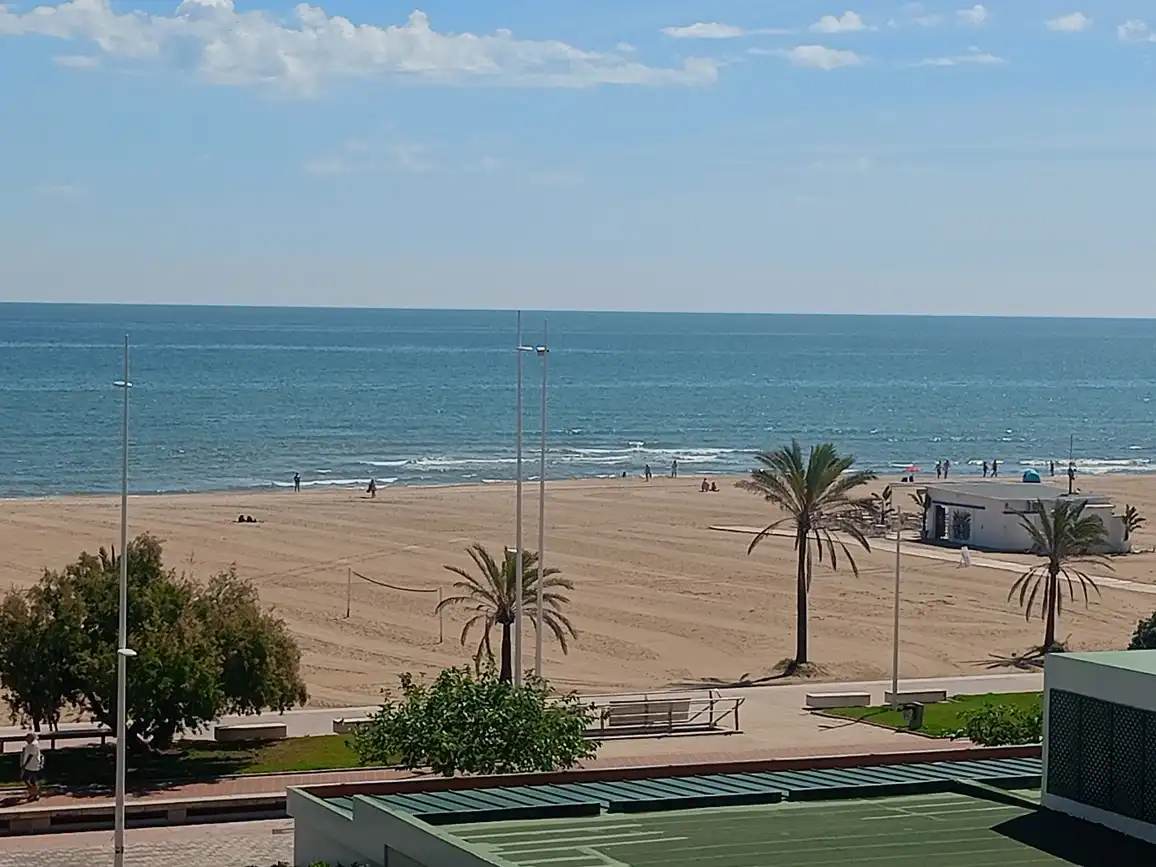 Dormitori de Apartament de lloguer en Gandia amb Aire condicionat, Terrassa i Moblat