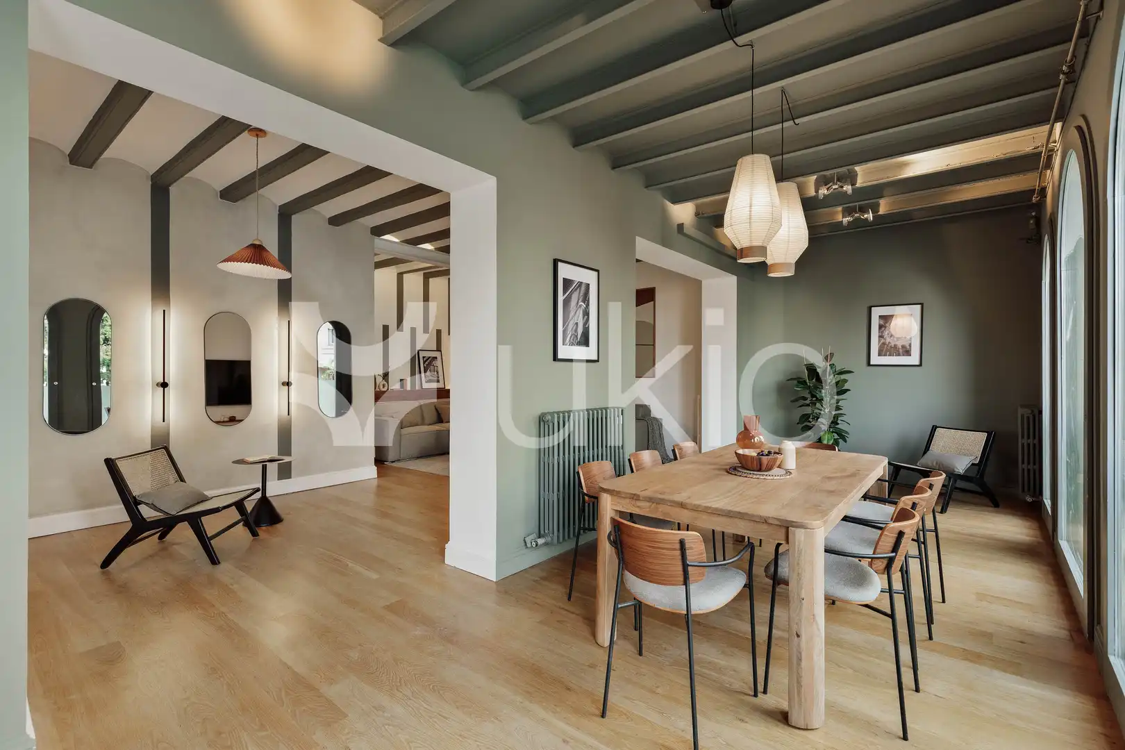 Menjador de Apartament de lloguer en Barcelona amb Aire condicionat, Calefacció i Moblat
