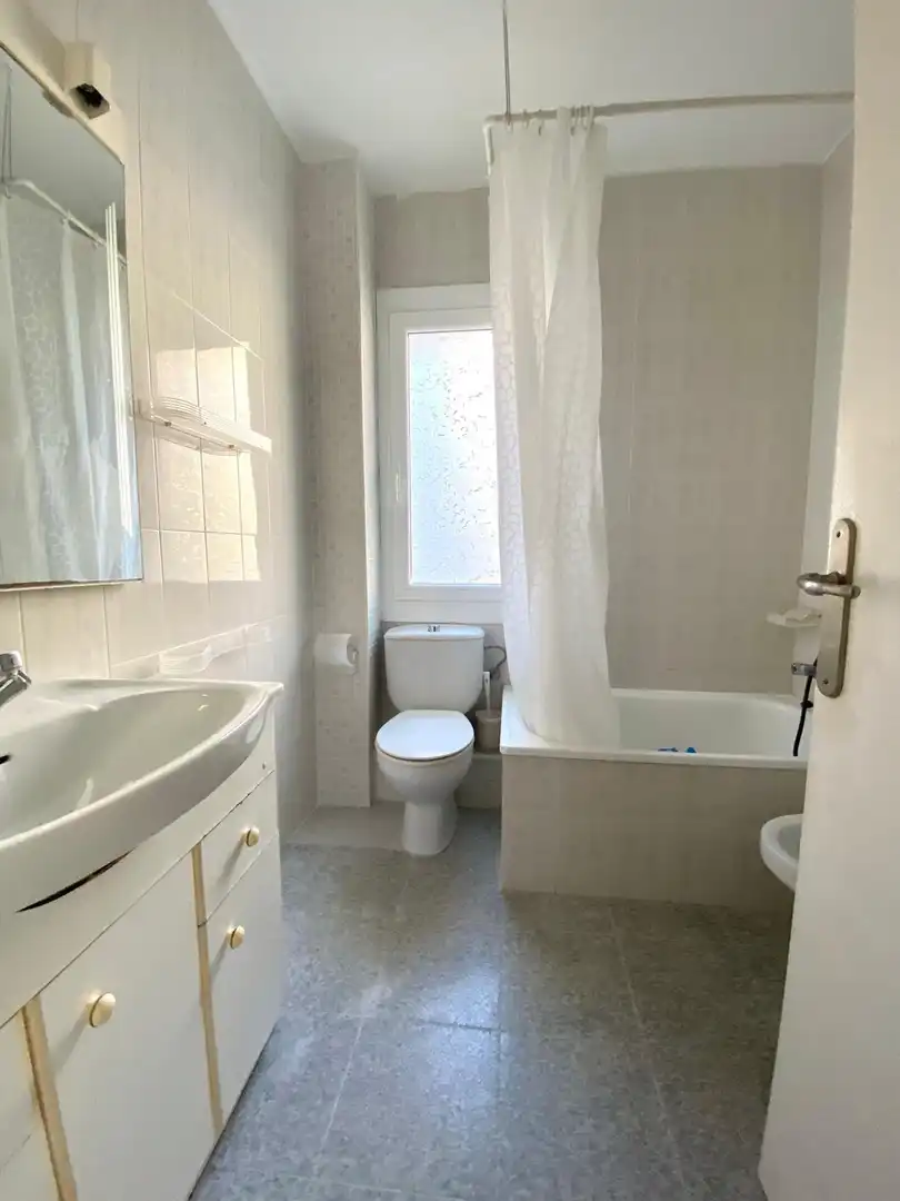 Baño de Piso en venta en Cunit con Terraza y Balcón