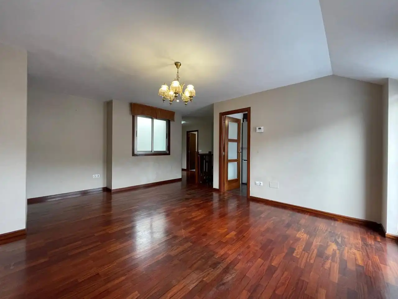 Sala d'estar de Pis en venda en Arteixo amb Calefacció, Parquet i Terrassa